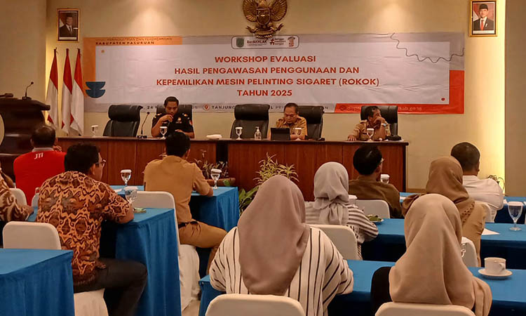 TINGKATKAN PEMAHAMAN: Disperindag Kabupaten Pasuruan menggelar Workshop Evaluasi Hasil Pengawasan Mesin Pelinting Rokok Pada Senin, (24/11) lalu. Bentuk Follow Up dari hasil pengawasan sebelumnya