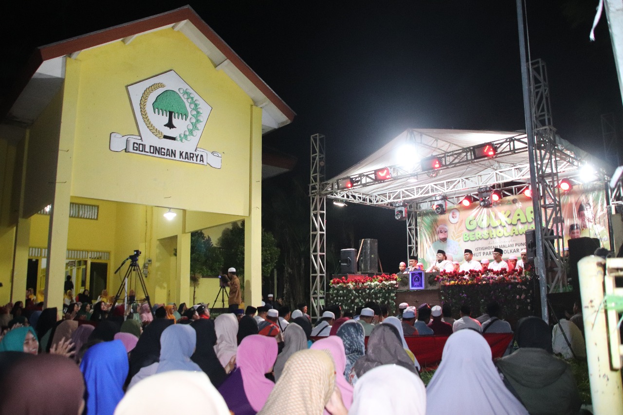 ISTIGHOSAH: Rangkaian HUT Partai Golkar di Kota Probolinggo ditutup dengan istighosah.