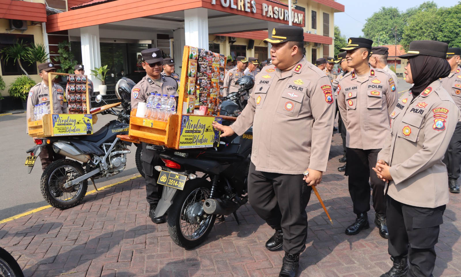 BAKAL BERPENCAR BERKELILING: Motor yang dilengkapi kedai mini dan diintensifkan untuk patroli