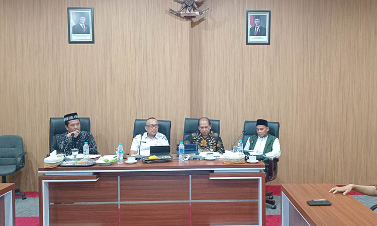 TANYA JAWAB: Pustakawan Ahli Muda&nbsp; Hesthiyono S. Adhi Finalis Kategori Penggerak Perubahan SAE saat menjawab pertanyaan dari tim juri.