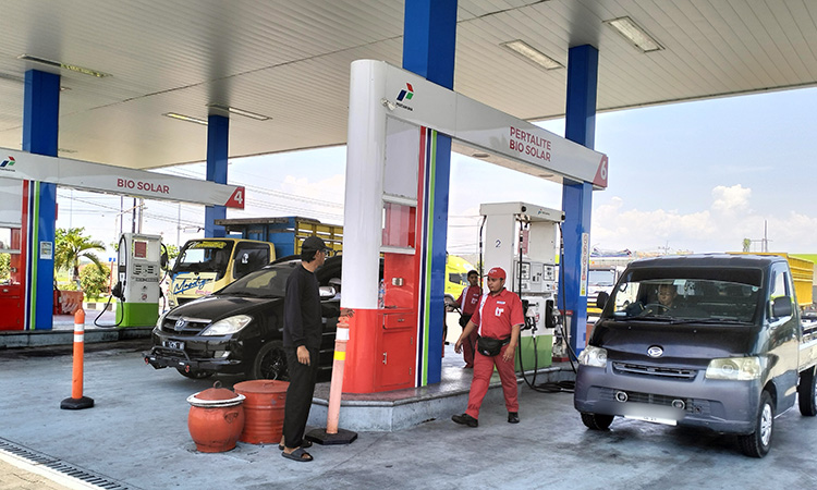 WUJUDKAN KEPUASAN: Pengelola SPBU menanamkan dan mewujudkan SOP untuk mewujudkan kepuasan pelanggan. (Achmad Arianto/ Radar Bromo)