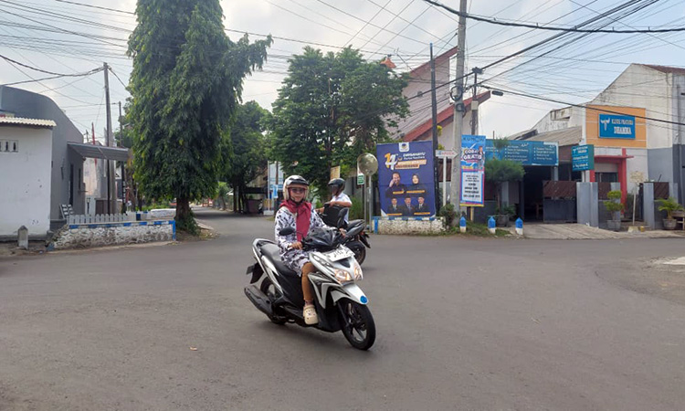 TITIK MACET: Persimpangan Jalan Citarum di Kecamatan Kanigaran, Kota Probolinggo, akan dilebarkan tahun depan. Titik ini jadi lokasi rawan macet setiap hari di saat jam sibuk.