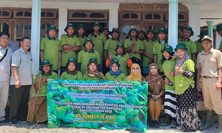 TINGKATKAN: Peserta pelatihan MOL bonggol pisang mendapatkan pemahaman tentang pembuatan pupuk organik.
