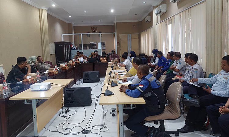 FOKUS TINGKATKAN PAD: Komisi II DPRD Kota Probolinggo menggelar RDP dengan Dishub, DKUP dan BPPKAD untuk menggali pendapatan asli daerah.