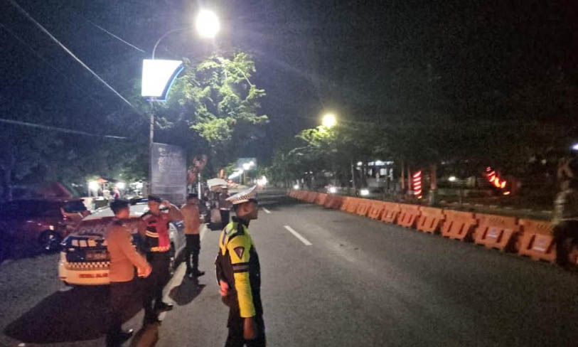 CEGAH KRIMINAL: Patroli malam hari yang dilakukan jajaran Polres Probolinggo.