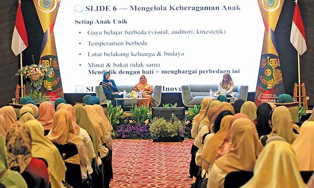 PARENTING: Sebagai upaya bersama dalam meningkatkan kualitas pendidikan anak sejak usia dini serta menyinergikan pendidikan di lingkungan sekolah dan keluarga, Disdikbud menggelar Seminar Parenting