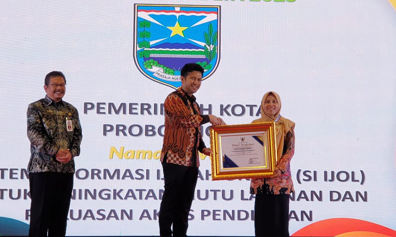 TOP KOVABLIK: Dari sekian banyak penghargaan, terbaru Disdikbud berhasil meriah Penghargaan Top 45 Kovablik Award 2025 Provinsi Jawa Timur atas inovasi &ldquo;Sistem Informasi Ijazah Online (Si Ijol)