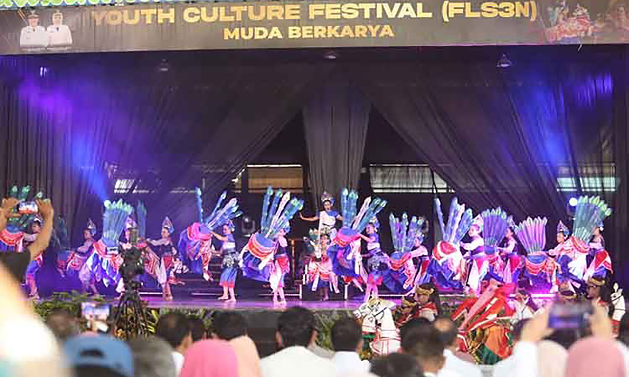 YOU C FEST: Sebagai upaya meningkatkan kecintaan seni budaya Kota Probolinggo, Disdikbud menggagas You C-Fest. Sebuah ajang kreativitas seni budaya generasi muda jenjang SD maupun SMP berlangsung