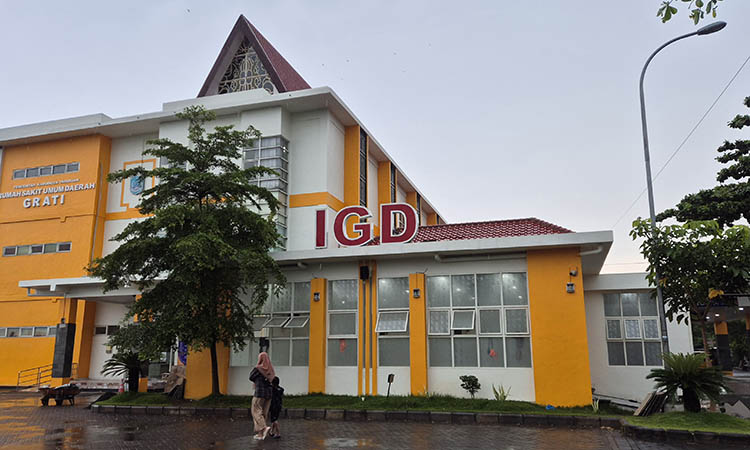 TAMBAH RUANGAN: RSUD Grati yang menjadi jujukan warga di wilayah timur Pasuruan untuk mendapatkan layanan kesehatan. Penambahan satu kamar operasi tahun ini dilakukan untuk menjawab kebutuhan.
