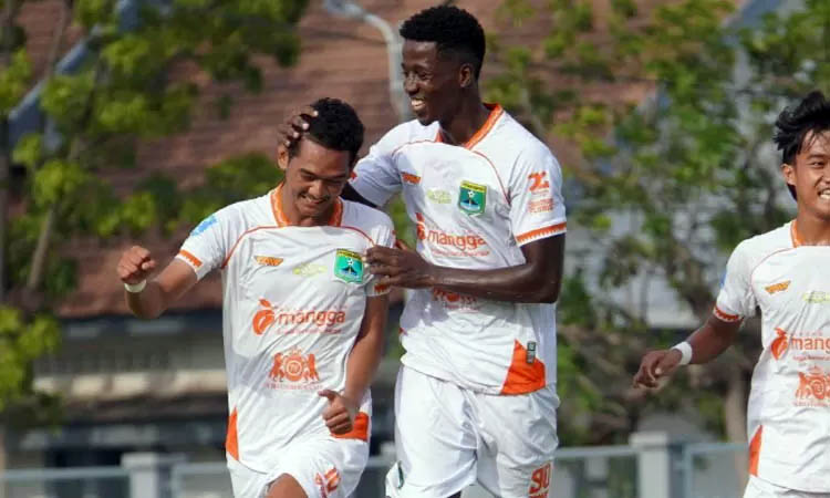 PEMBUKTIAN: Persekabpas yang bakal meladeni Waanal Brothers, Selasa (30/12).