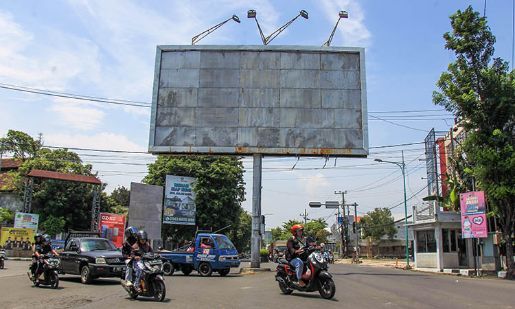 STRATEGIS: Salah satu sudut yang disiapkan untuk pemasangan reklame. Pemkot Pasuruan berhasil menghimpun lebih dari Rp 1 miliar untuk pajak reklame tahun ini.