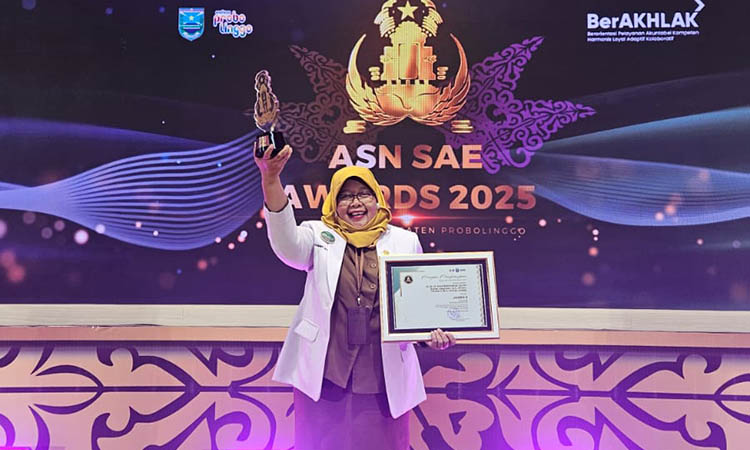 PEMIMPIN: Direktur RSUD Waluyo Jati, Dr. dr. Hj. Yessi Rahmawati, Sp.OG(K), MH, MKes, FISQua meraih juara II Pemimpin Inspiratif SAE dalam ASN SAE Awards.