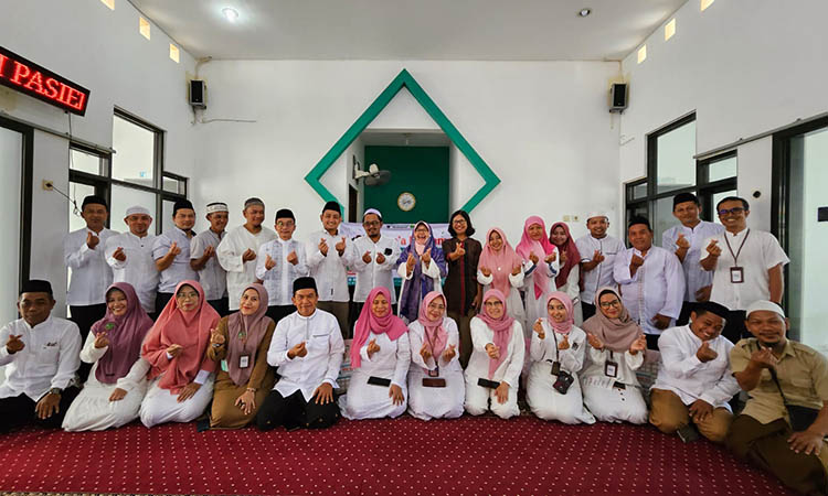 DUKUNGAN: RSUD Waluyo Jati memberikan dukungan, serta menggelar tasyakuran bagi pegawainya yang akan menunaikan ibadah haji.