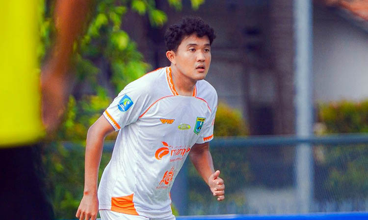 Pemain Persekabpas Marcello Yanuar.