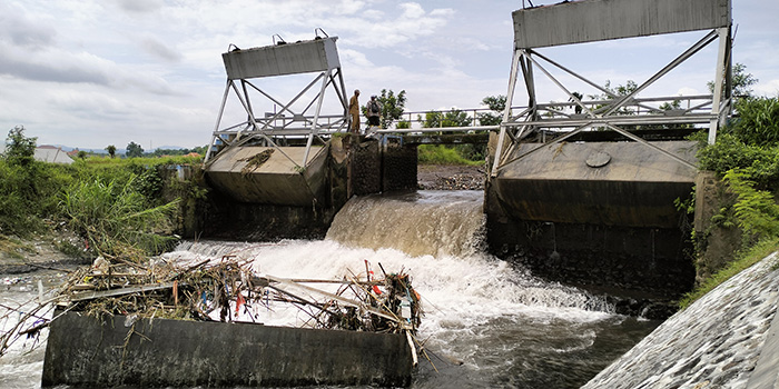 Kondisi Dam Manting yang jebol. (Achmad Arianto/ Radar Bromo)