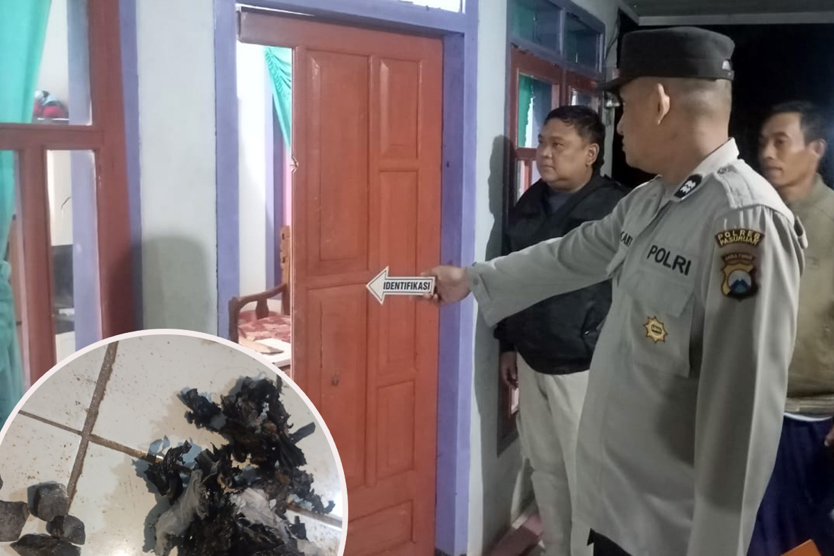 IDENTIFIKASI: Personel Polsek Puspo melakukan olah TKP di rumah Iswanto di Dusun Jeglong, Desa Palangsari, Puspo, setelah dilempar bondet Selasa (13/1) malam.