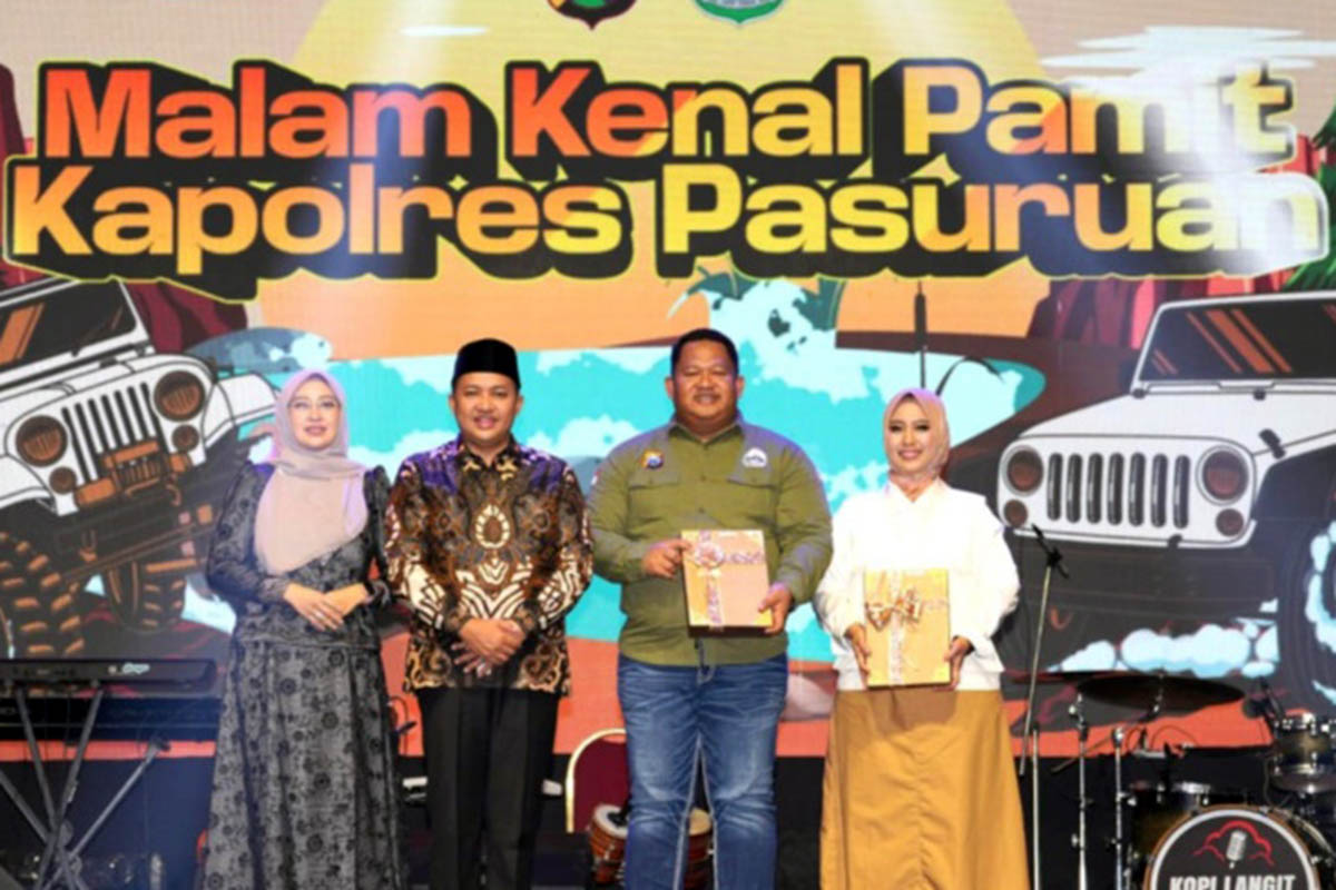 BERSINERGI: Bupati Pasuruan M Rusdi Sutejo saat bersama AKBP Jazuli Dani Irawan dalam kegiatan pisah kenang.