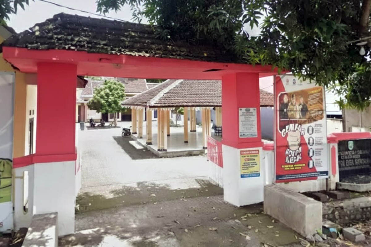 PELAYANAN: Kantor Desa Satreyan, Kecamatan Maron, Kabupaten Probolinggo yang menjadi tempat untuk pelayanan kepada masyarakat.