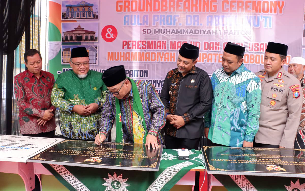 PERESMIAN : Menteri Dikdasmen Prof. Dr. Abdul Mu