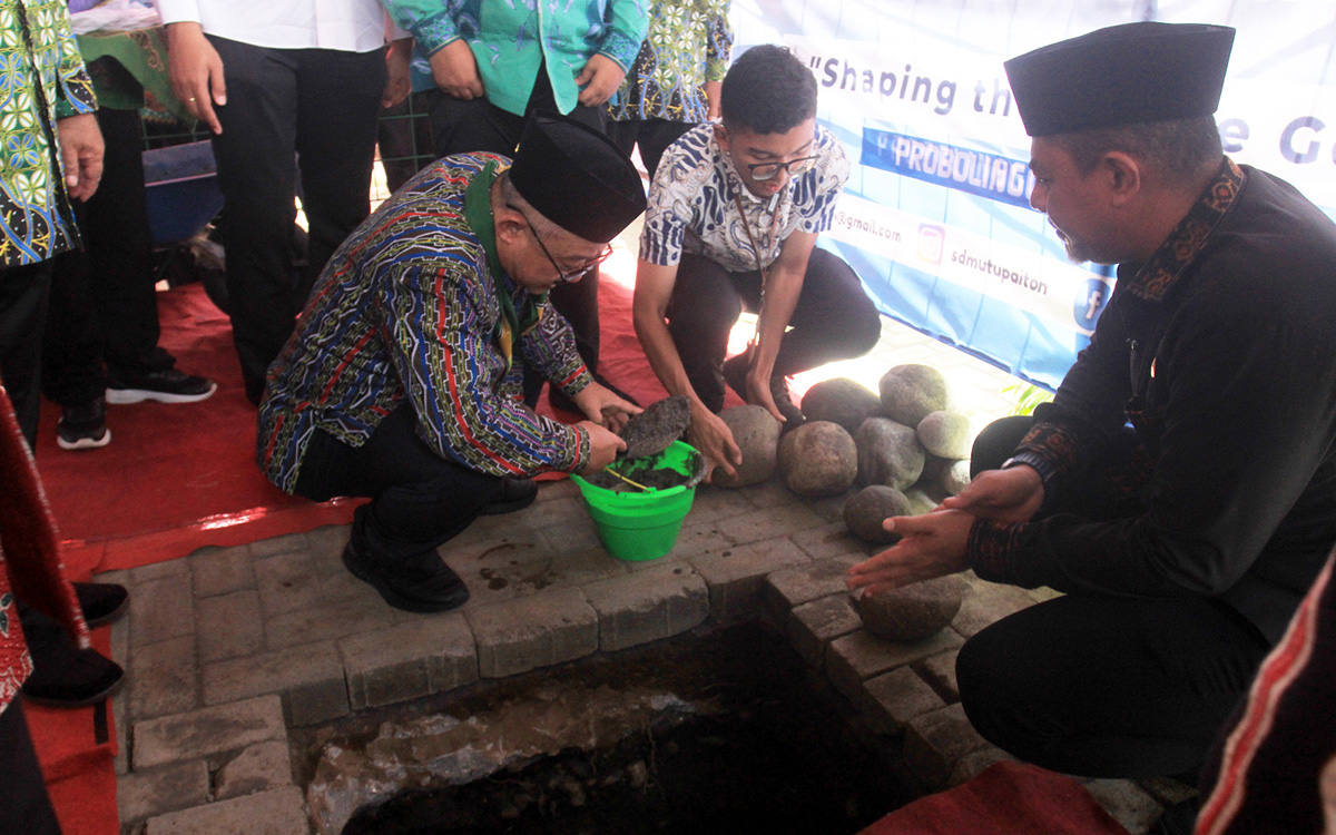 PELETAKAN BATU PERTAMA : Prof. Dr. Abdul Mu