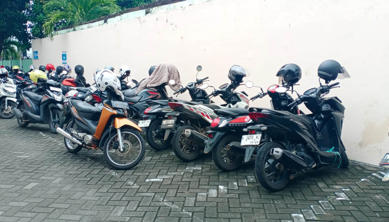 RAIB: Posisi parkir motor scoopy milik Sholeha sebelum dicuri maling.