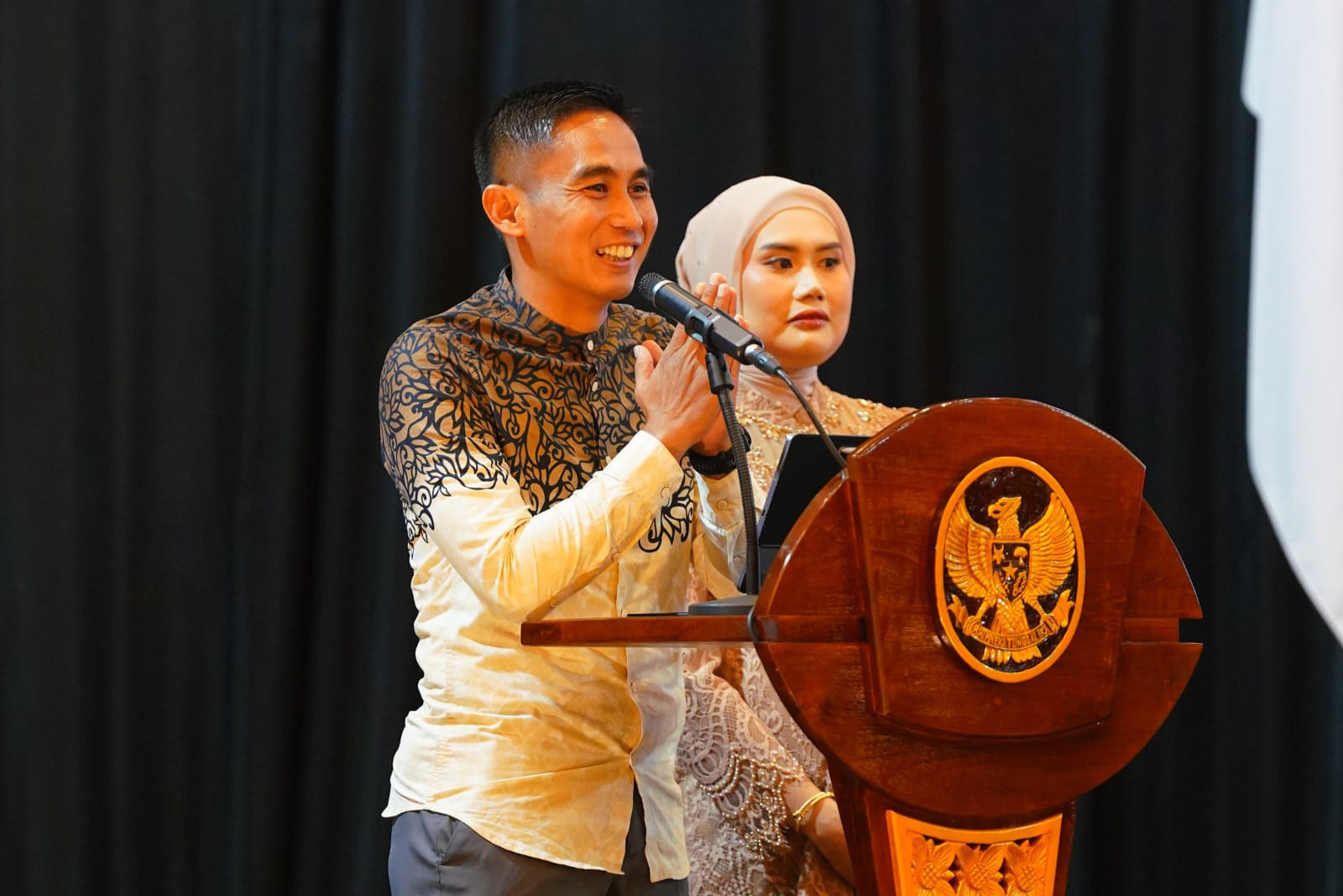 PISAH SAMBUT: Letkol Inf Ribut Yudo Apriyantono ketika menyampaikan sambutan dalam pisah sambut Dandim 0820/Probolinggo, Jumat (22/1) malam.