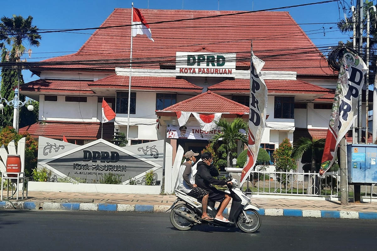 WARISAN: Gedung DPRD Kota Pasuruan yang dulunya adalah Hotel Marine. Bangunan tersebut, merupakan warisan sejarah.