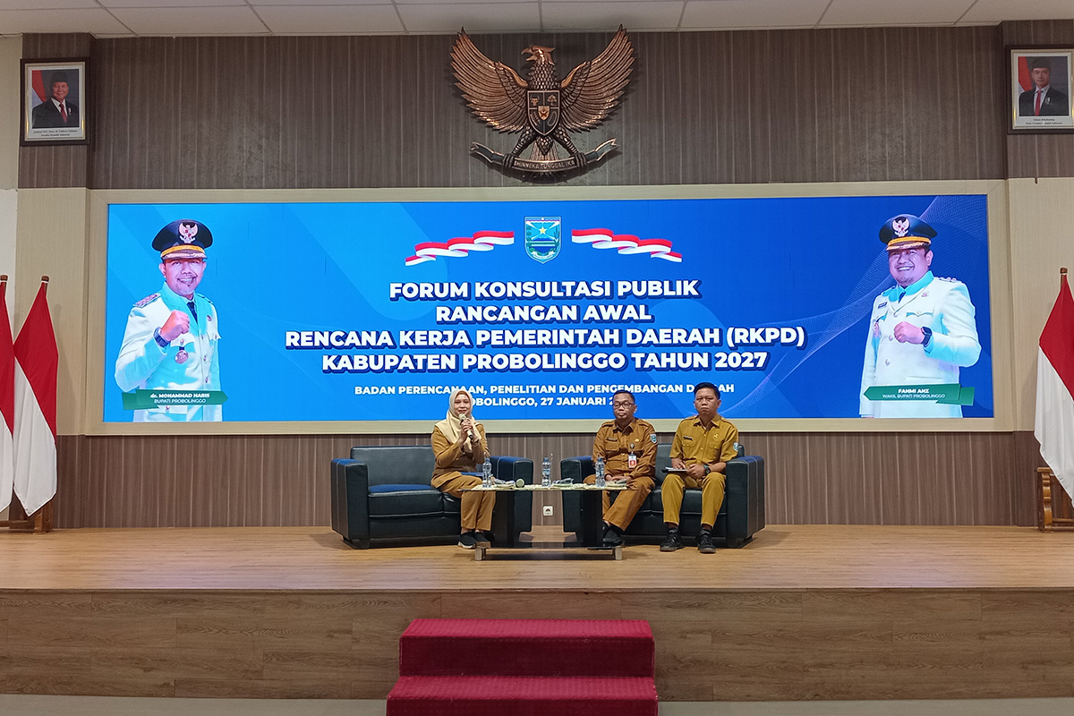 JARING ASPIRASI: Kepala Bapelitbangda Kabupaten Probolinggo Juwono Prasetijo Utomo, S.TP., M.T. (tengah) menjadi narasumber dalam sesi diskusi panel.