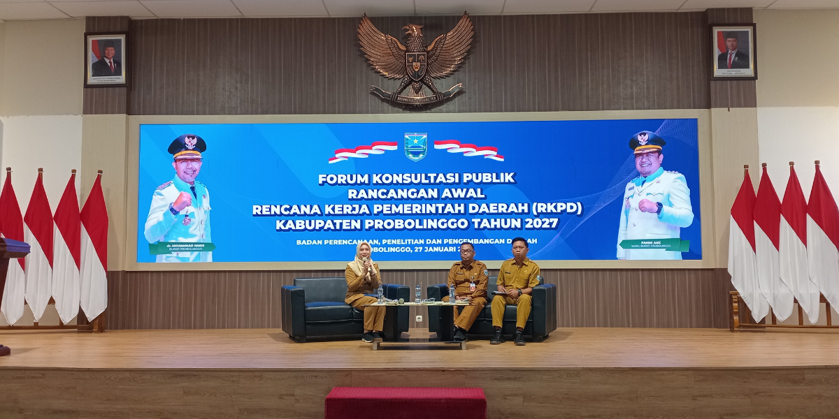 JARING ASPIRASI: Kepala Bapelitbangda Kabupaten Probolinggo Juwono Prasetijo Utomo, S.TP., M.T. (tengah) menjadi narasumber dalam sesi diskusi panel.