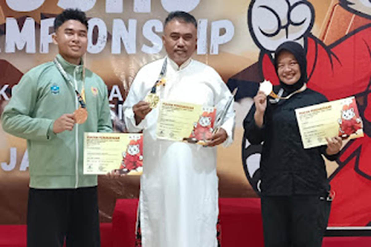 MODAL PENTING: Atlet wushu Kabupaten Probolinggo yang meraih medali di Kejuaraan Wushu Piala KONI Kota Malang.