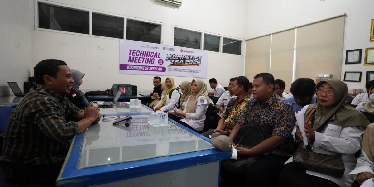 RAPAT: Sejumlah perwakilan sekolah yang mengikuti kompetisi TKA 2026 saat melakukan technical meeting dengan Neutron di Kantor Jawa Pos Radar Bromo, Rabu (4/2).