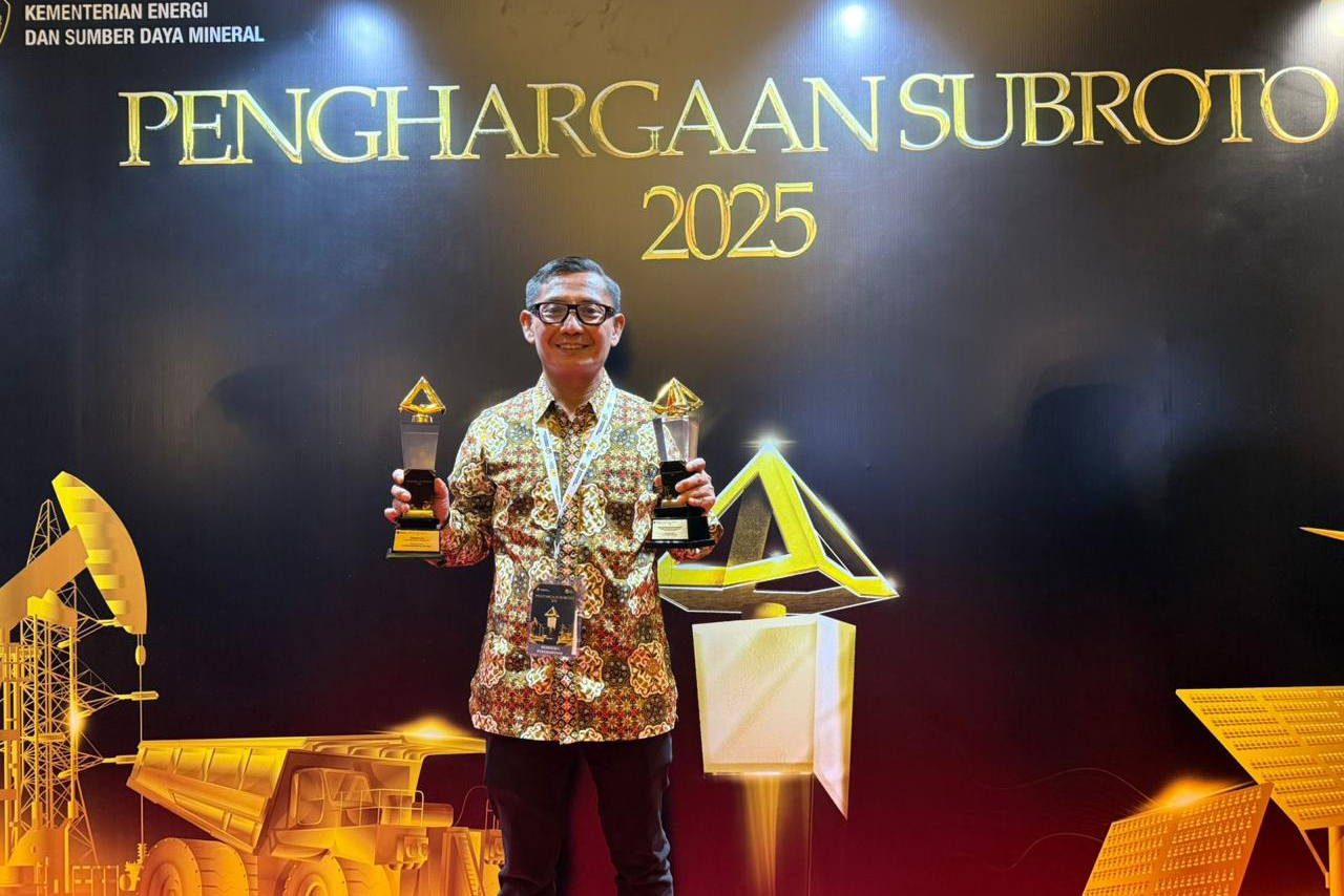 PENGHARGAAN: PLN Nusantara Power UP Paiton menerima Subroto Awards 2025 dari Kementerian ESDM RI.