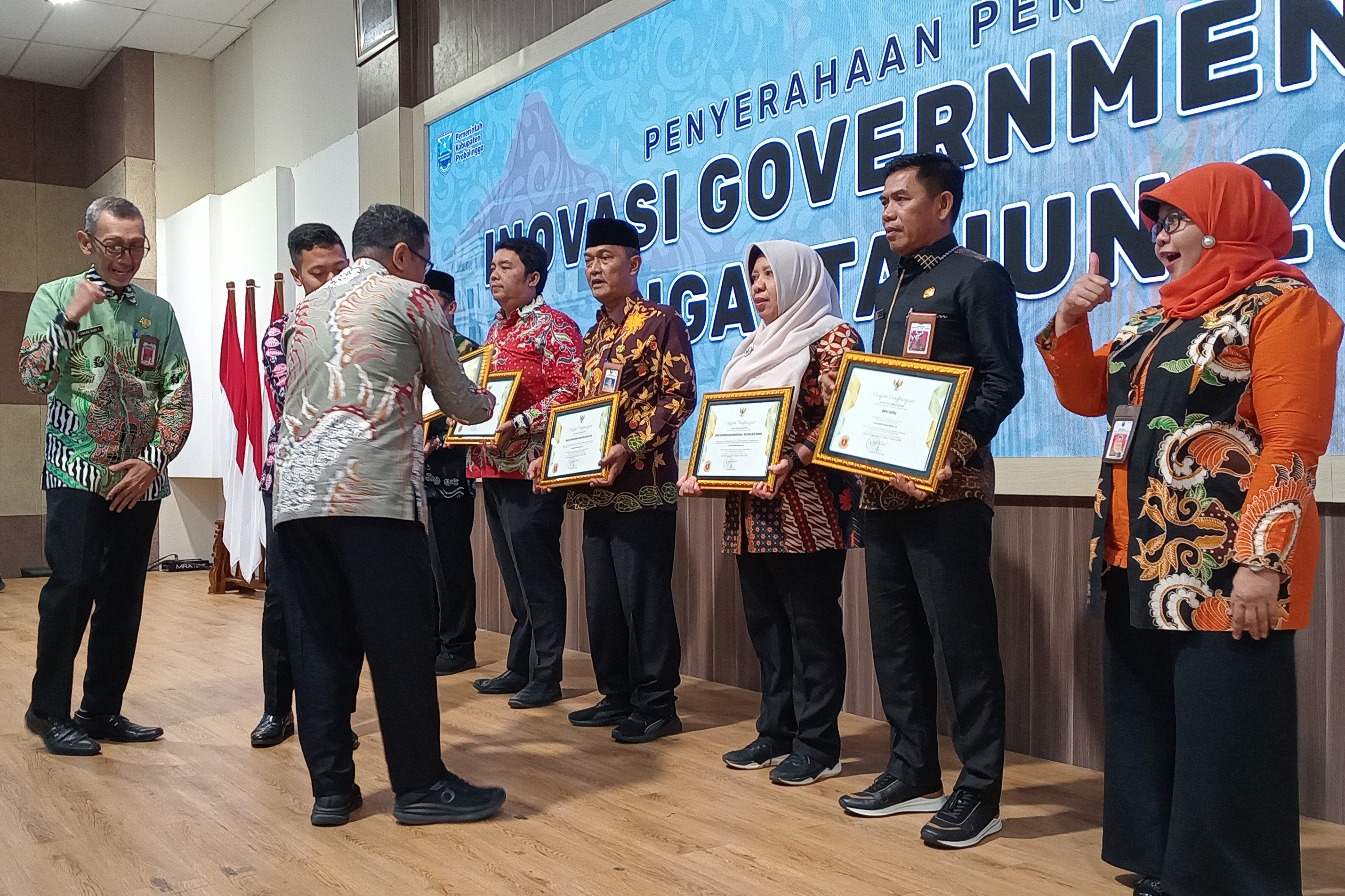 APRESIASI: Penerima Piagam Penghargaan Innovative Government Award (IGA) 2025  Kabupaten Probolinggo.