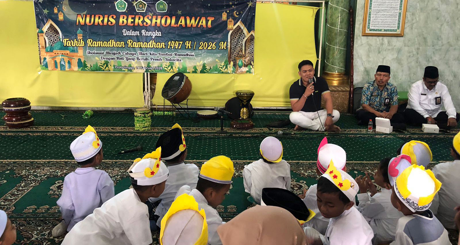 PEDULI PENDIDIKAN: Owner PT Anugerah Jaya Megah (AJM), Fajrin Sidik Kurniawan saat memberi sambutan.