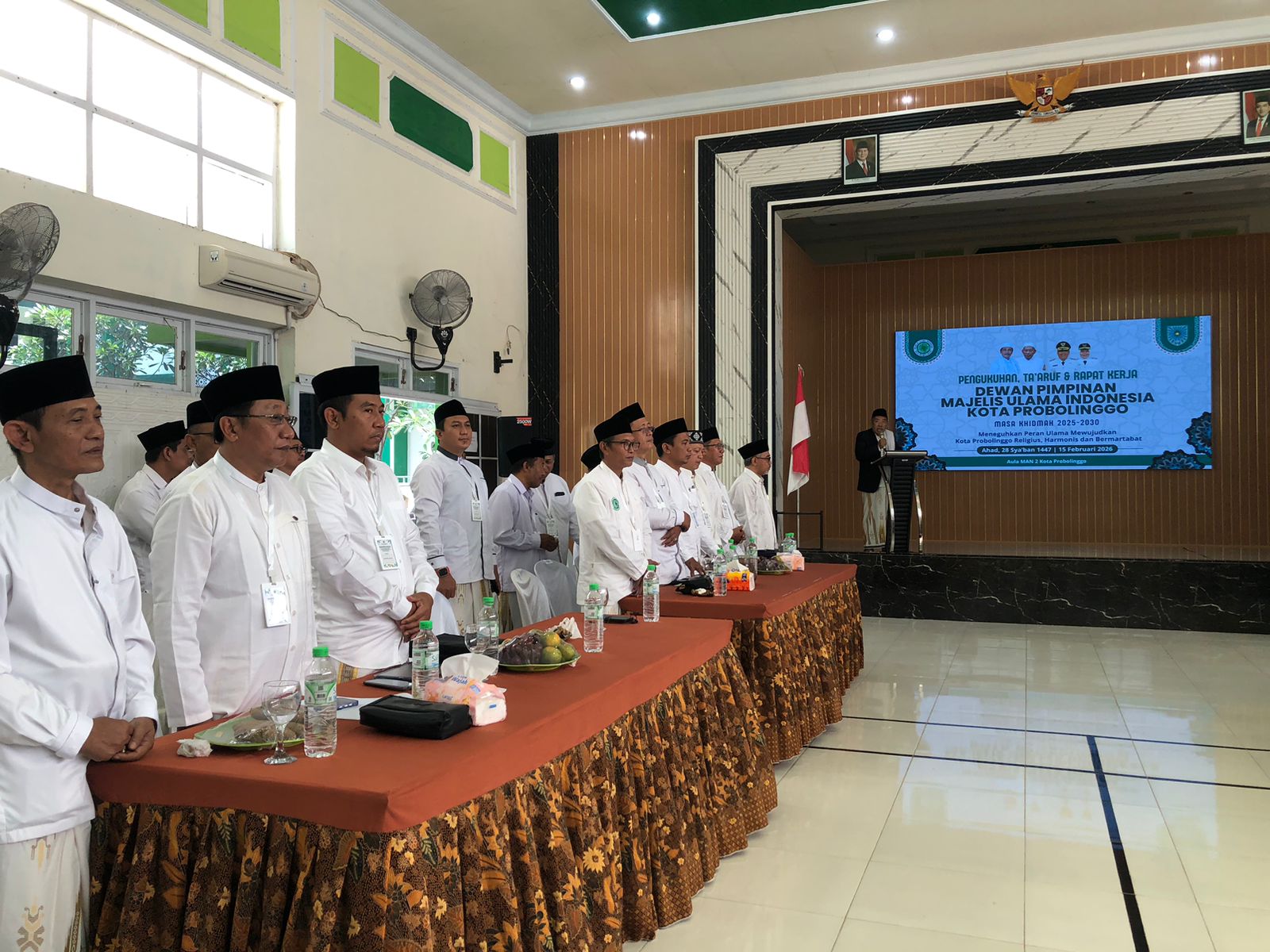 Dewan Pimpinan Majelis Ulama Indonesia (MUI) Kota Probolinggo masa khidmah 2025-2030, resmi dikukuhkan. Minggu (15/2), mereka dikukuhkan oleh Sekretaris Umum Dewan Pimpinan MUI Jawa Timur Dr. H. M. H