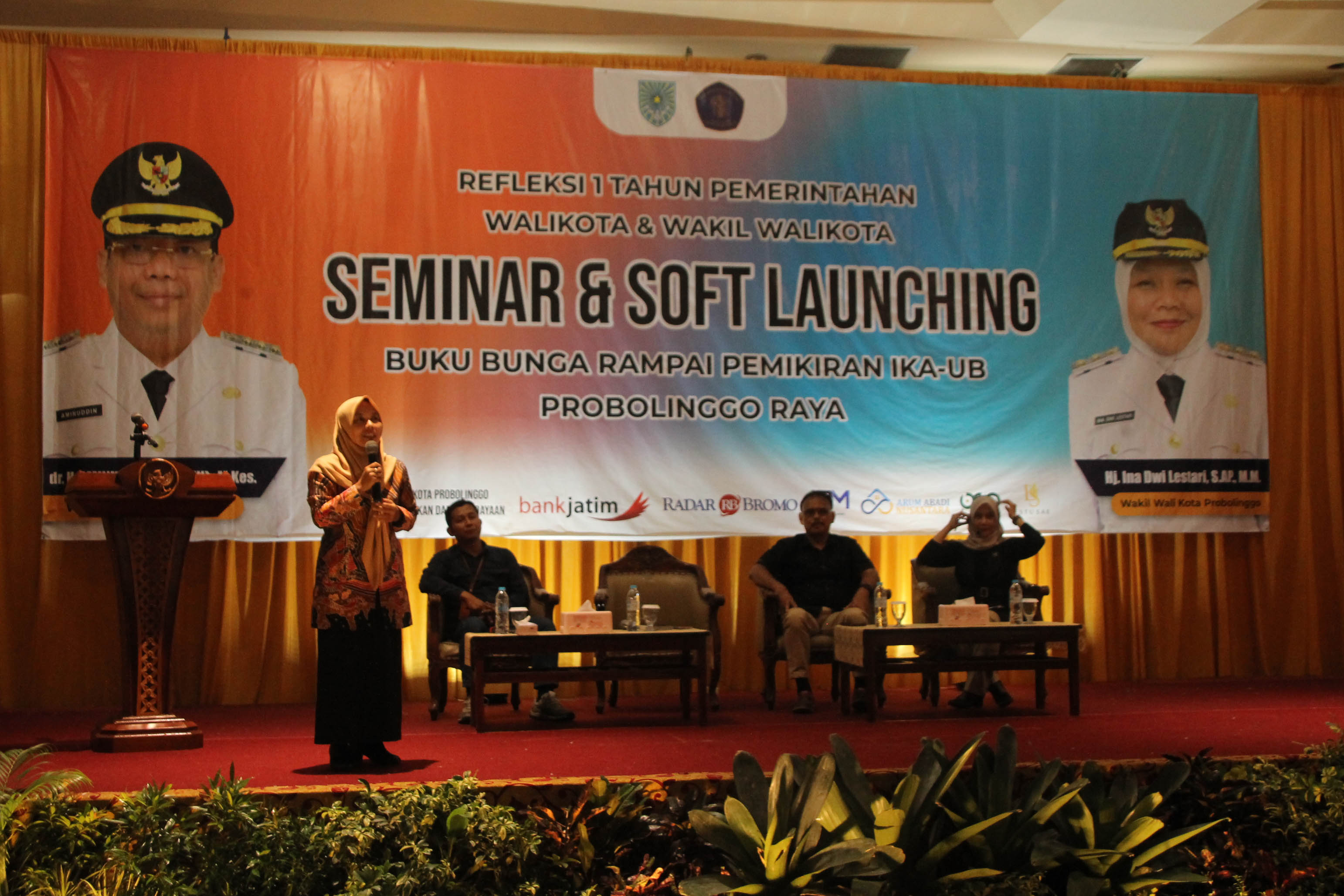SEMINAR NASIONAL: Narasumber Seminar Nasional Kadisdikbud Kota Probolinggo Dr. Siti Romlah, S.Si., M.Pd. mengajak seluruh unsur ambil bagian wujudkan pendidikan bermutu. Salah satunya tuntaskan anak t
