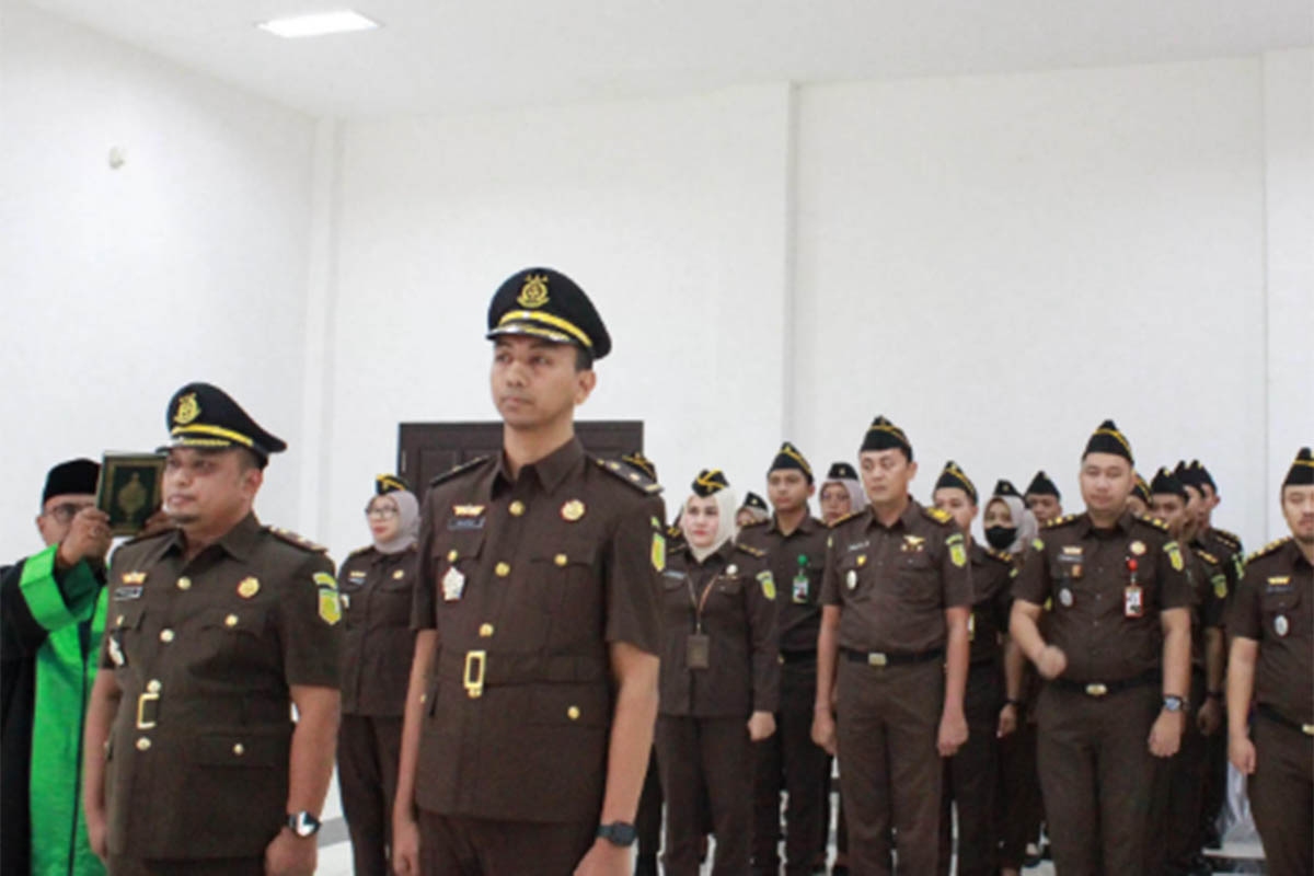 PENYEGARAN: Suasana sertijab Kasi Intel Taufik Eka Purwanto dan Kasi Pidum Novan Arianto di Kejari Kabupaten Probolinggo.