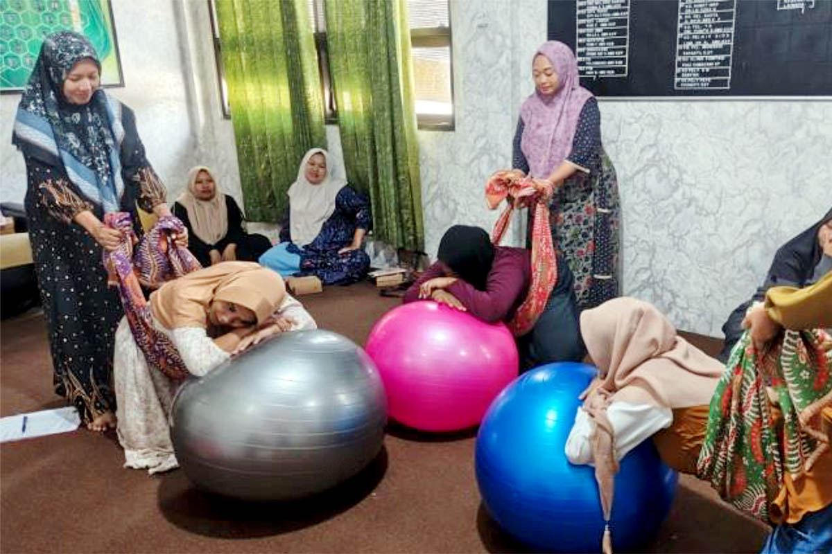 BERI EDUKASI: Kegiatan Lasmi Bidadari Mempesona yang digelar Puskesmas Winongan. Ini merupakan cara Puskesmas Winongan dalam mengedukasi ibu hamil dan bayinya sehat.