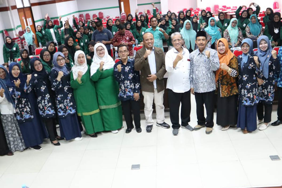 HARUS UPGRADE: Sejumlah tenaga pendidik di Kabupaten Pasuruan mendapat beasiswa S-1 dari Pemkab Pasuruan untuk dukung kompetensi guru.