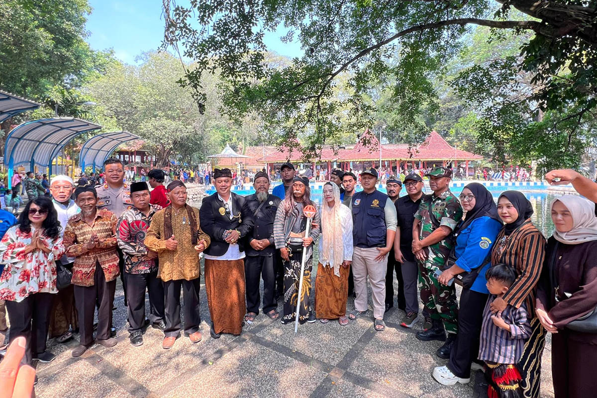 PELESTARIAN: Acara Grebek Sumber Banyubiru, salah satu upaya pelestarian warisan geoheritage.