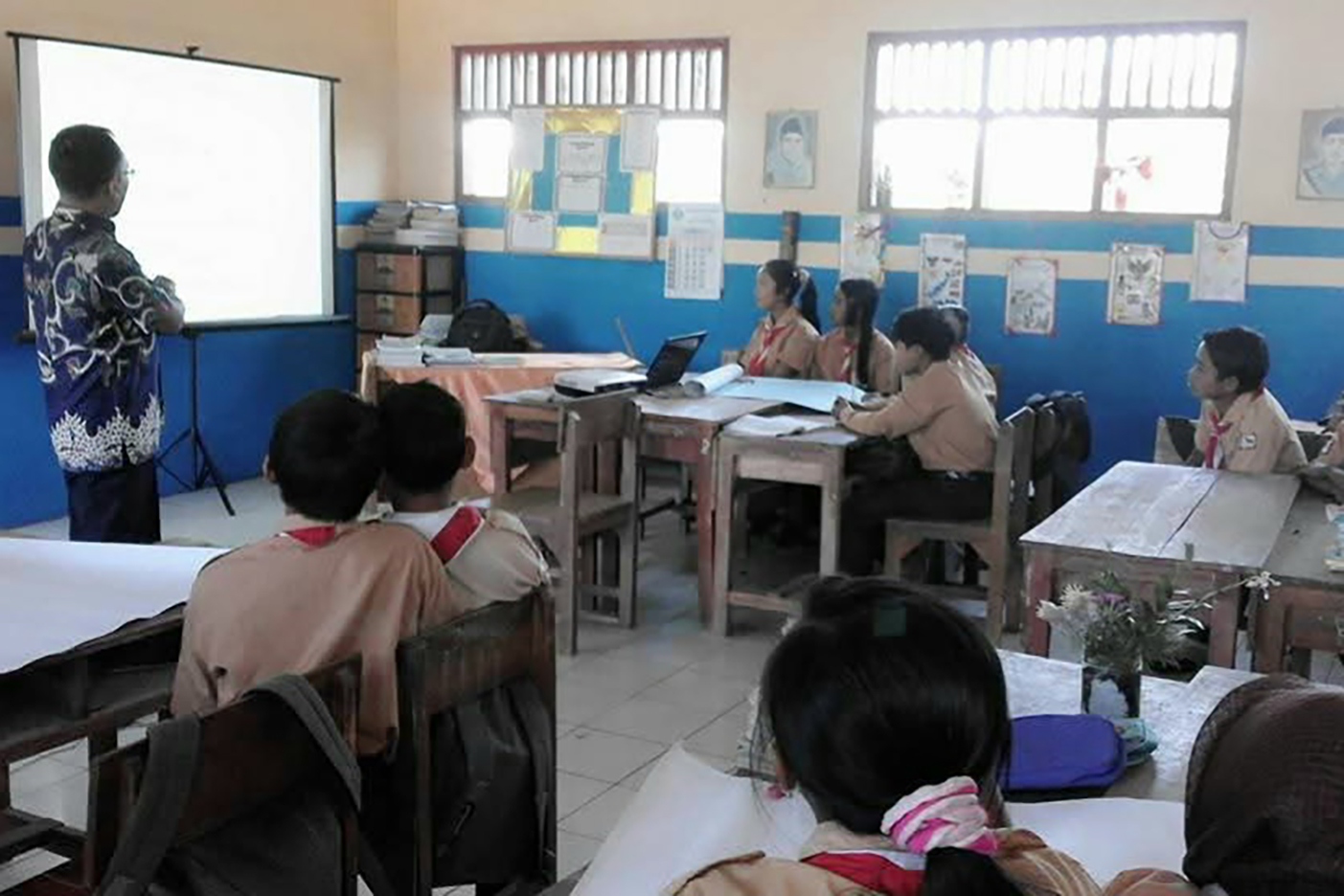 SIAP BERKOMPETISI: Sejumlah pelajar SDN Gemito 1, Kecamatan Sumber, mengikuti proses belajar mengajar. Sekolah ini juga mengikutkan siswanya dalam Kompetisi TKA se-Kabupaten Probolinggo.