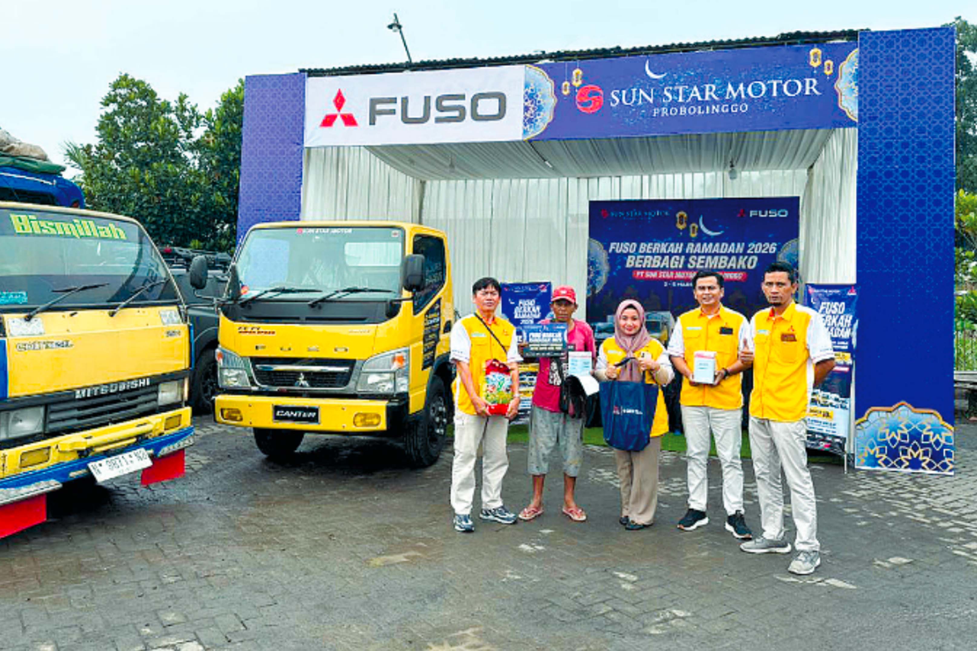 PAMERAN: Fuso Berkah Ramadan 2026 Sun Star Motor Probolinggo di SPBU Randu Merak Paiton.