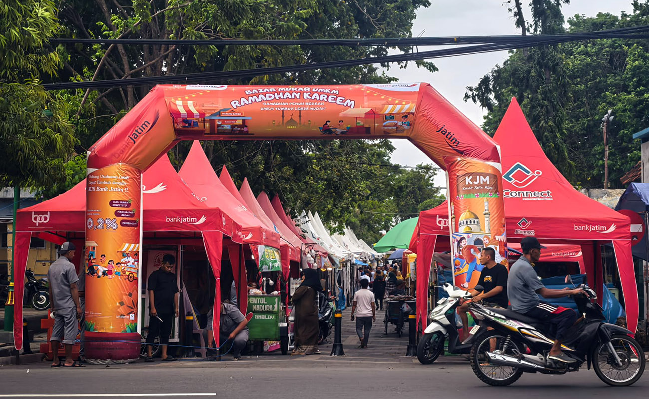 BAZAR: Kegiatan Bazar UMKM Ramadan Kareem digelar tiga hari, Rabu - Jum'at (11-13/3) di sisi timur Alun-alun Kraksaan