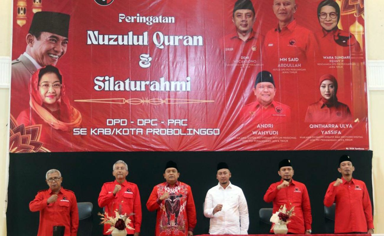 MERDEKA!!: Pengurus DPD PDIP Jatim dan DPC Probolinggo Raya saat peringatan Nuzulul Quran dan Silaturahmi.