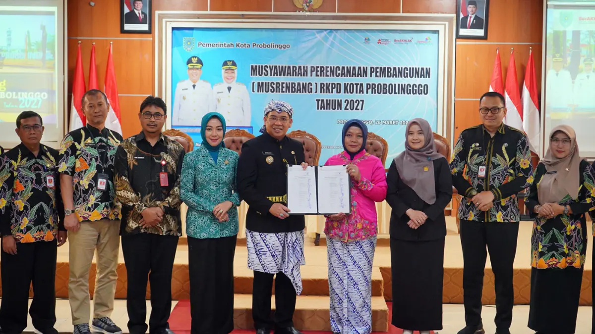 Wali Kota dr Aminuddin dan Wawali Ina bersama ketua DPRD, Staf Ahli Pemprov Jatim, Pj Sekda dan pejabat terkait. 