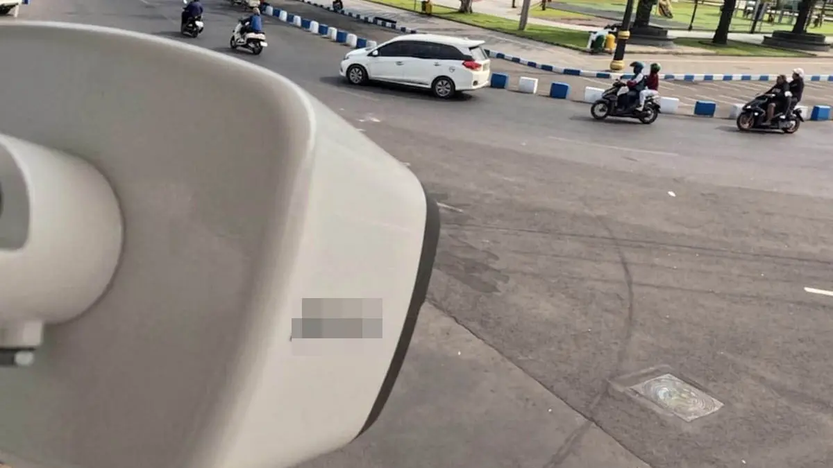 PANTAU: Jalanan Kota Pasuruan yang sudah dilengkapi CCTV untuk pengawasan secara digital. Tahun ini, Pemkot Pasuruan akan mempertahankan jaringan yang sudah ada. (Mokhamad Zubaidillah/Radar Bromo)