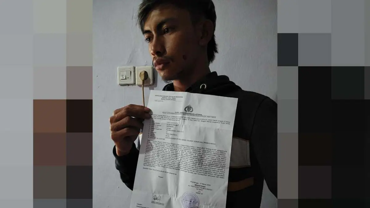 TERLUKA: Dedi Widianto, terluka setelah diduga dianiaya dua orang Perangkat Desa Ngadisari, Kecamatan Sukapura, Rabu (25/3). (DEDI WIDIANTO FOR JAWA POS RADAR BROMO)