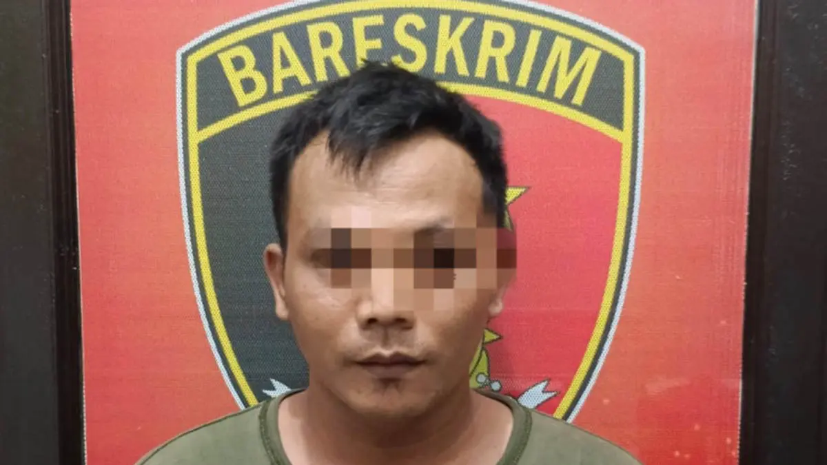MERINGKUK: Tersangka pencurian motor dan uang, Rochmat Hidayat, 33, harus mempertanggungjawabkan perbuatannya di mata hukum. (Polsek Pandaan for Radar Bromo)