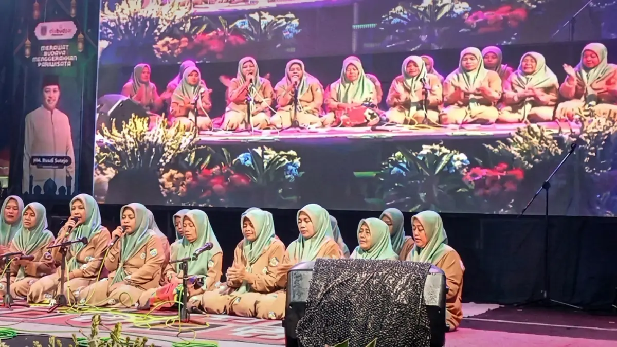Festival Blug Gebluk yang digelar di Ponpes Roudlotul Hamdi Rembang, pertengahan Ramadan lalu. (M Busthomi/ Radar Bromo)