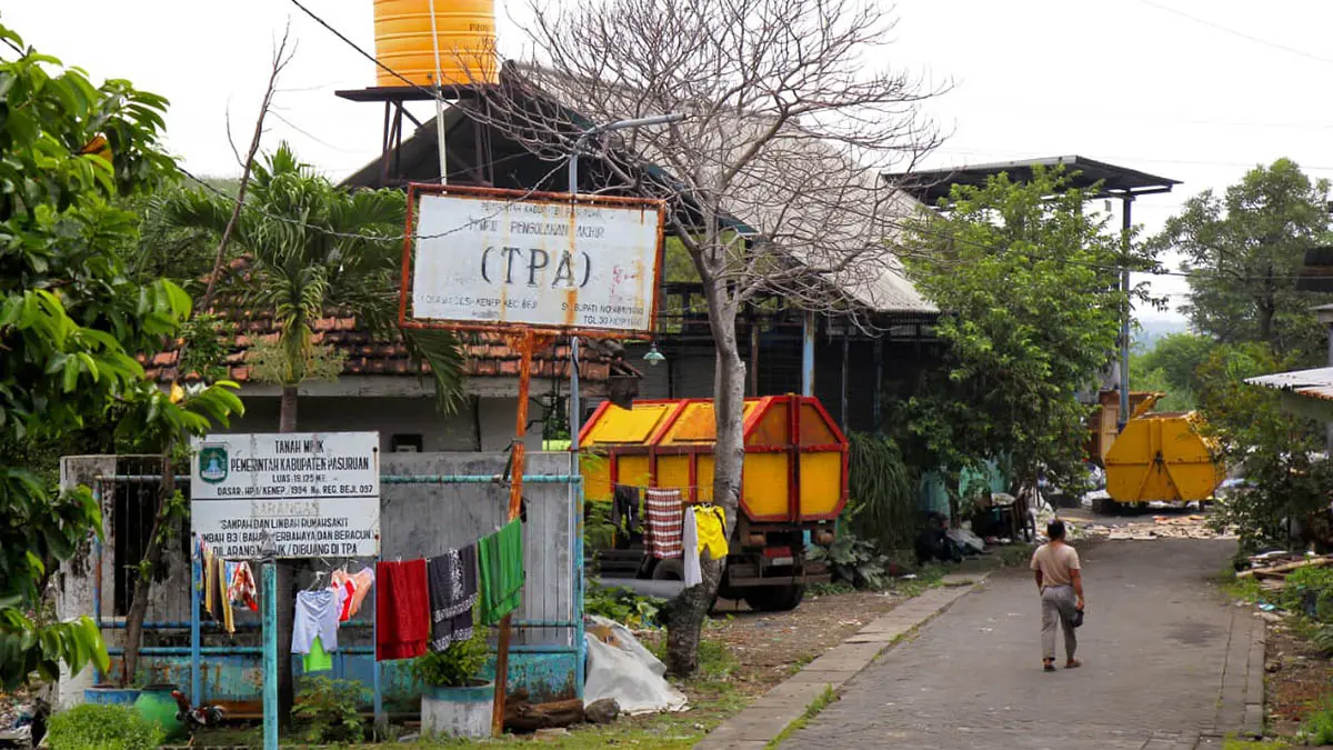 NGANGGUR: Keberadaan TPA Kenep, Kecamatan Beji yang tak lagi berfungsi. Gunungan sampah menjadi persoalan tersendiri yang kini butuh solusi. (Mokhamad Zubaidillah/Radar Bromo)